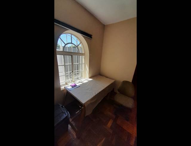 Office property to rent in PARKHURST